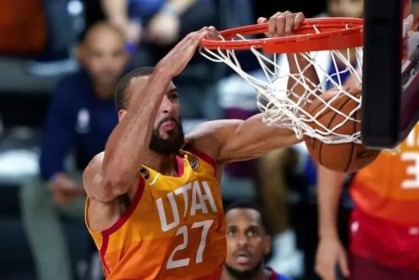  戈贝尔盖帽盛宴爵士战胜活塞